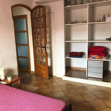 Chambre Climatisee Avec Sdb Privee Dans Une Villa Avec Piscine Ouverte D'Avril A Mi Octobre Marseilles Buitenkant foto