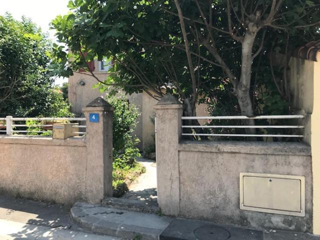 Chambre Climatisee Avec Sdb Privee Dans Une Villa Avec Piscine Ouverte D'Avril A Mi Octobre Marseilles Buitenkant foto